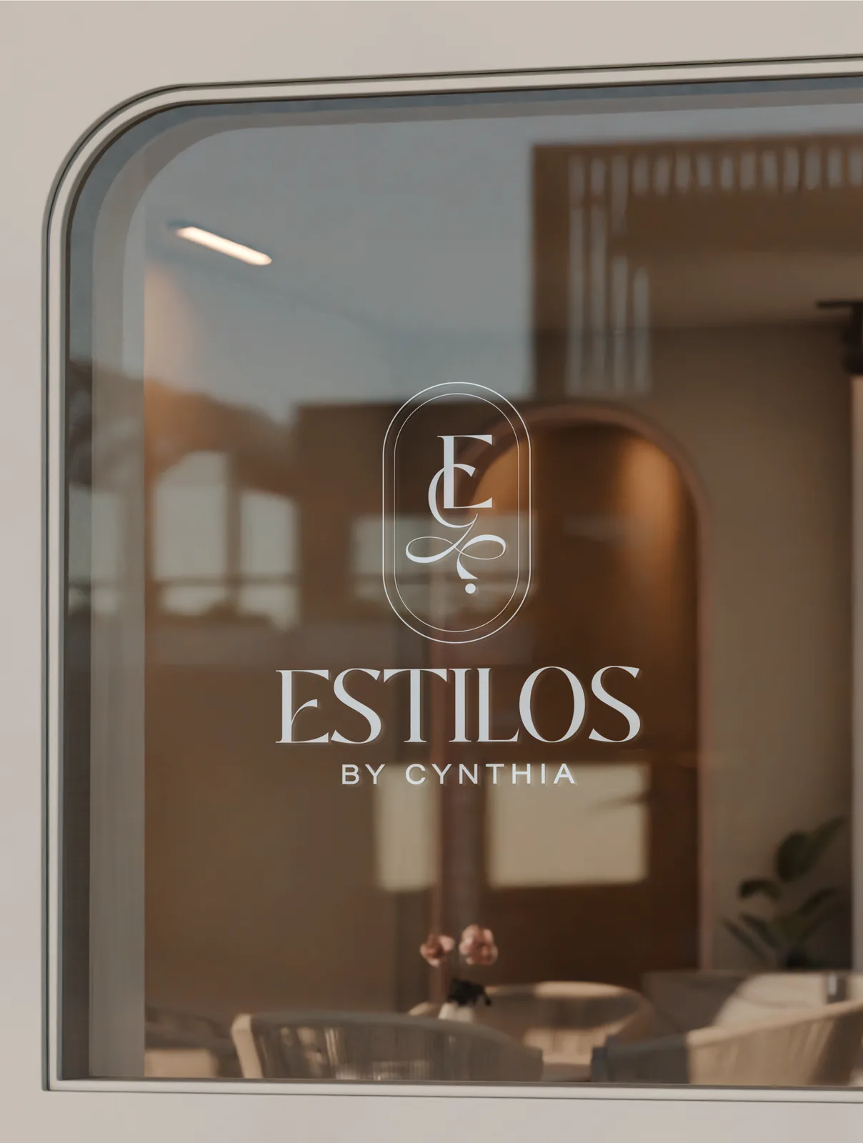 Identidad de Estilos by Cynthia aplicada al cristal del salón